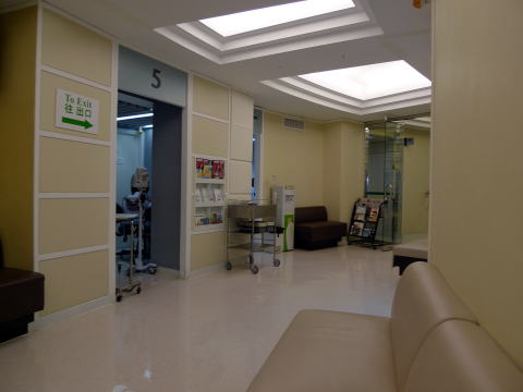 Hong Kong Adventist Hospital（港安医院）